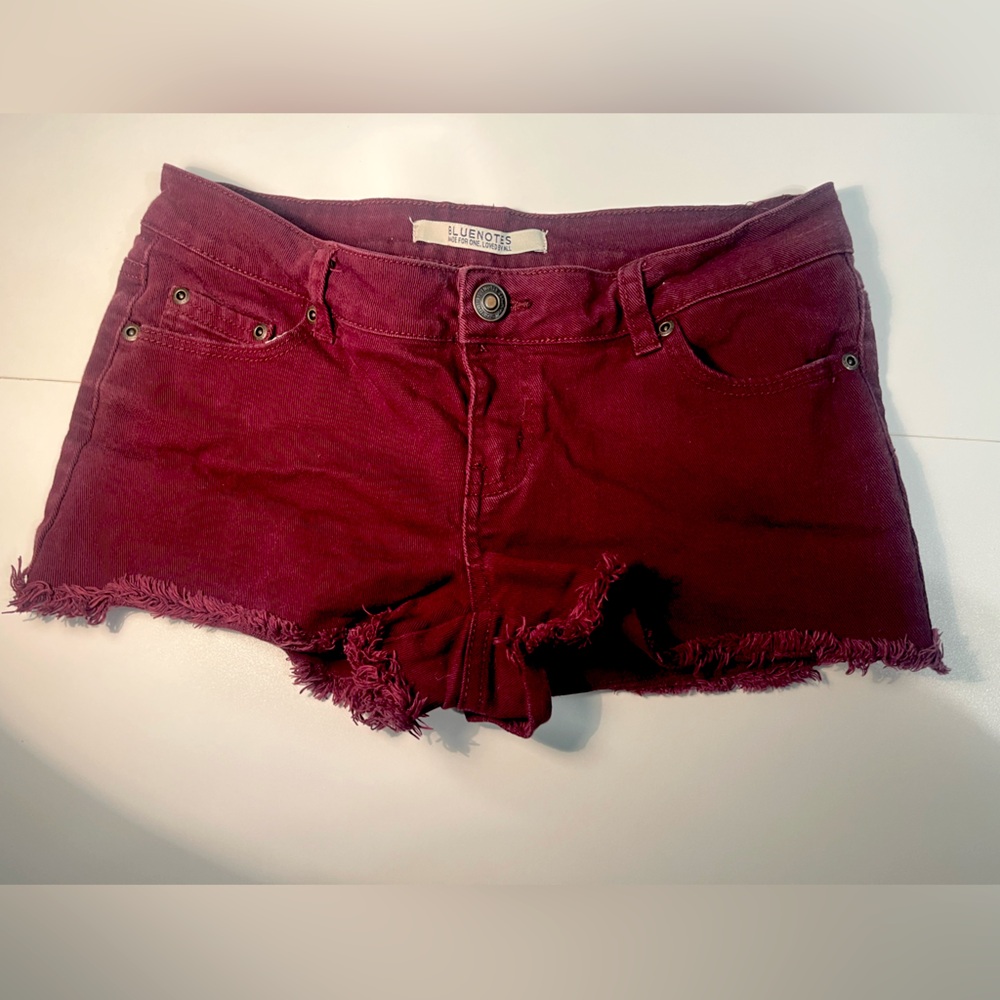 Burgundy Denim Bluenotes shorts with fashionable fray. Size 27 / XS